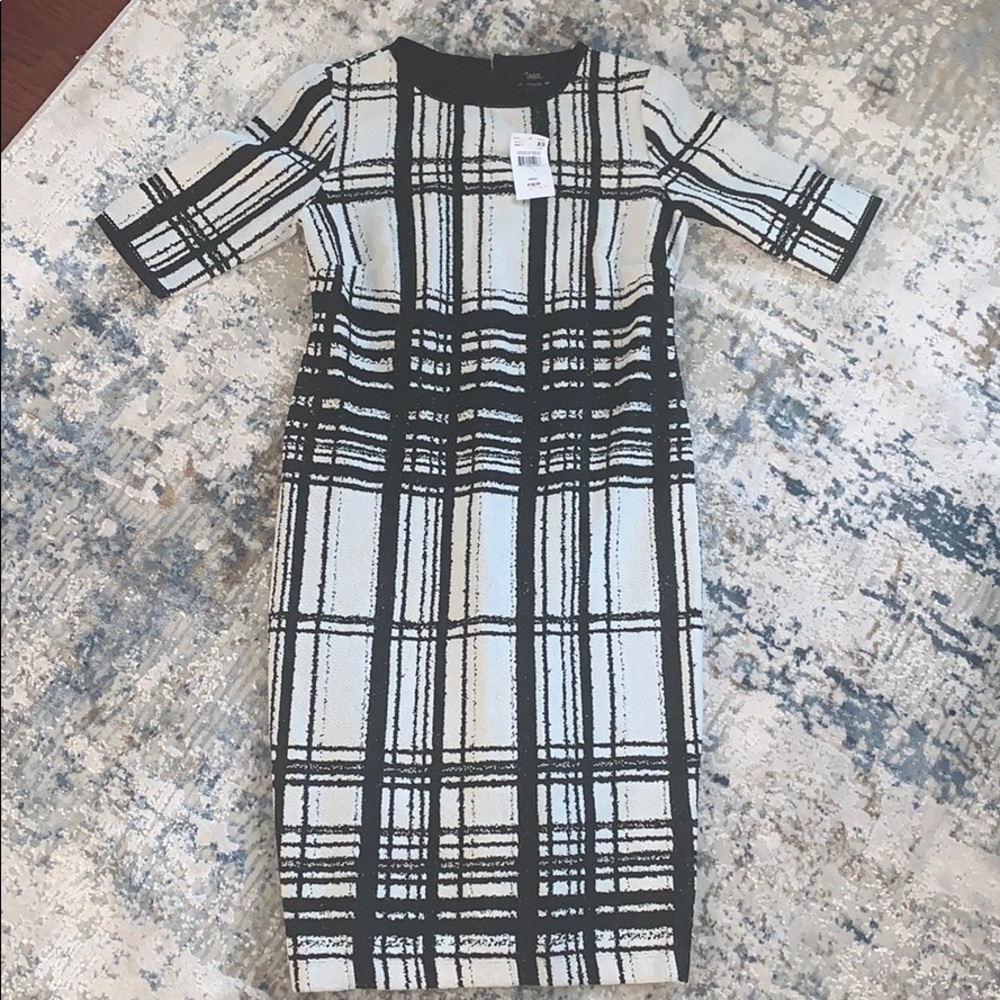 NWT Textured Plaid Maternity Dress - Picture 5 of 5